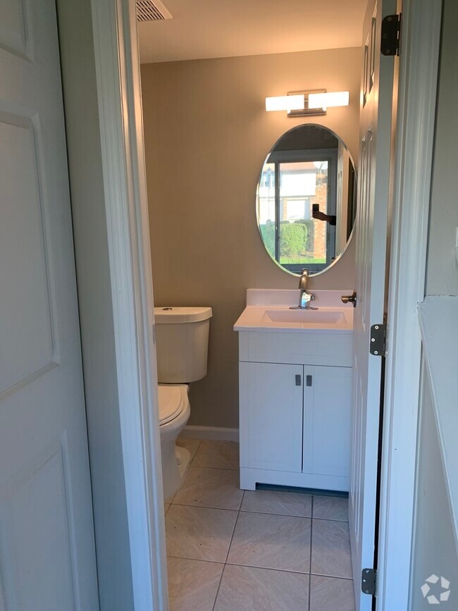 Building Photo - 7529 Bristol Ln Unit 3 Rental