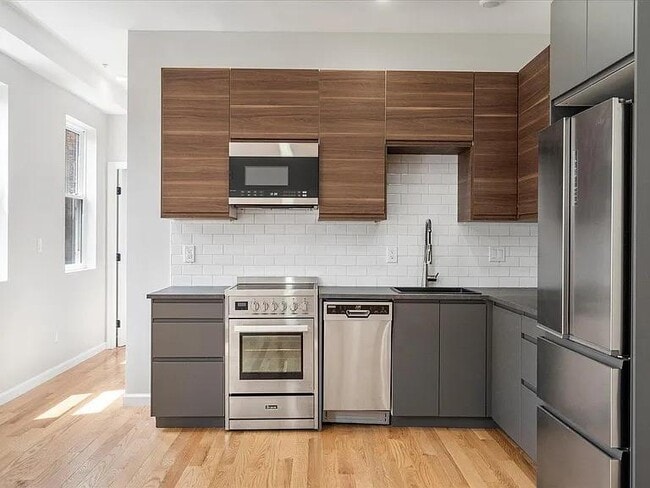 Photo - 334 St Paul St