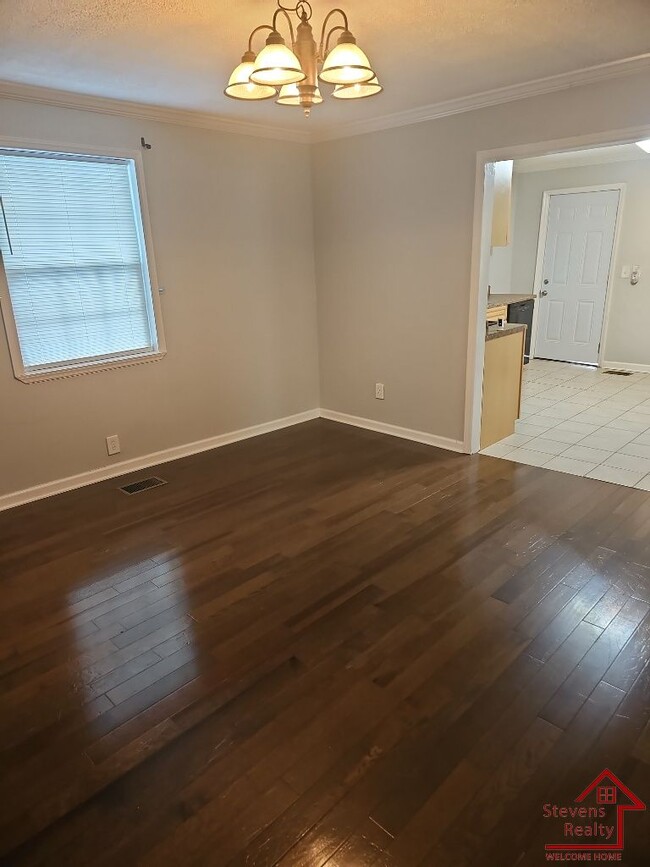 Photo - 2412 Chapel Ave