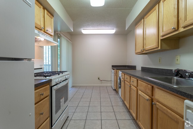 Building 9514 - Apt 202
