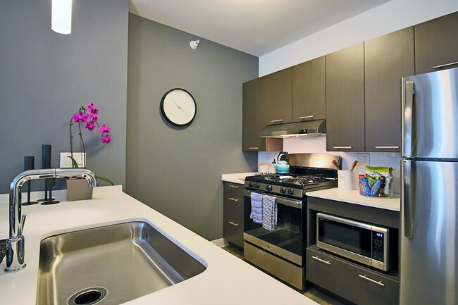 Photo - 641 N Wells St