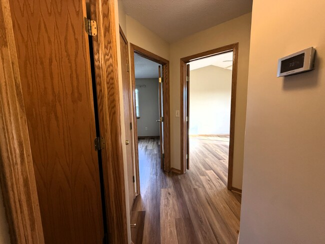 Photo - 1417 Cedar Tree