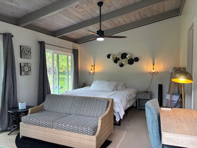 Building Photo - Ohana with Separate Entrance and Kitchenet...