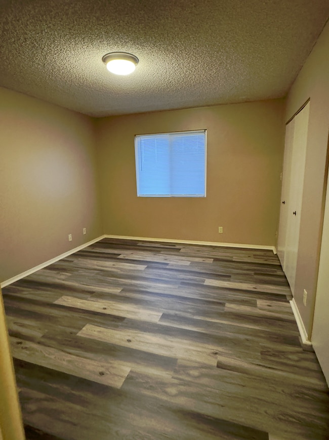 Photo - 309 N 6th Ave