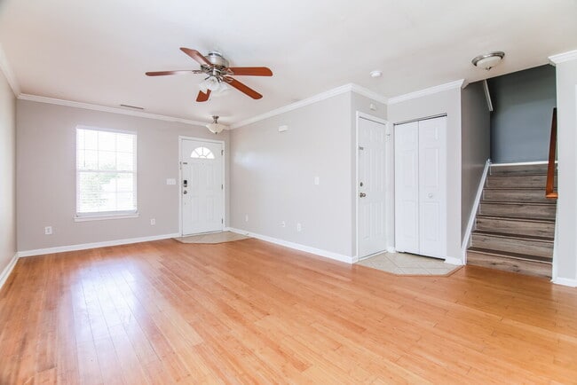 Photo - 709 Champion St