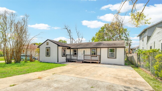 Photo - 418 S Kansas St