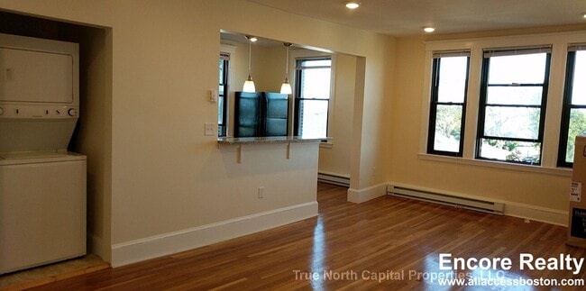 Photo - 375 Broadway Unit 11