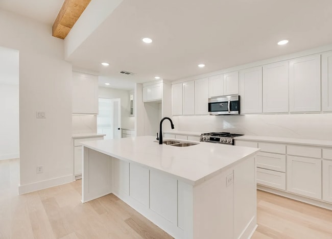 Photo - 1632 Merrimac Trl