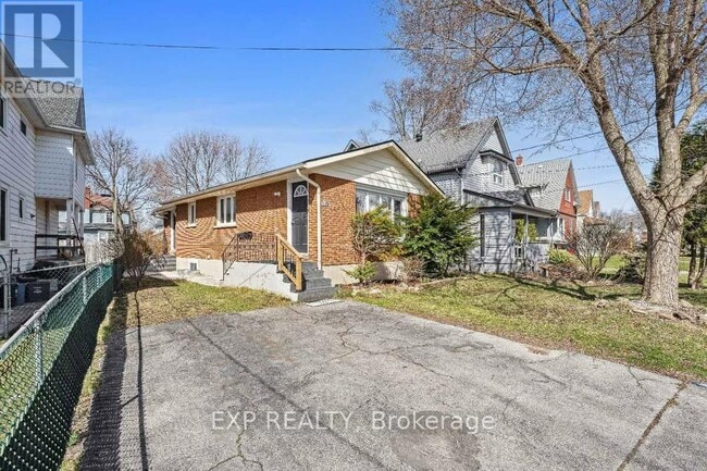 Photo - 148 Young St