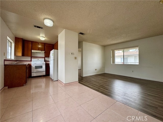 Building Photo - 12327 Beverly Blvd Unit C3