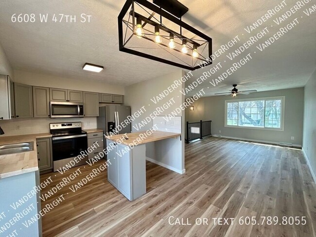 Photo - 6608 W 47th St