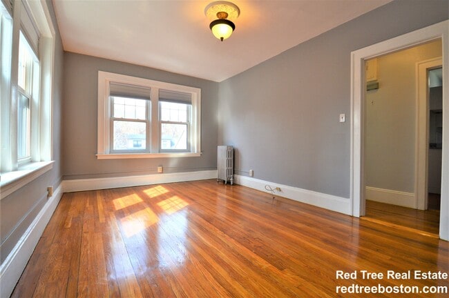 Photo - 586 Washington St