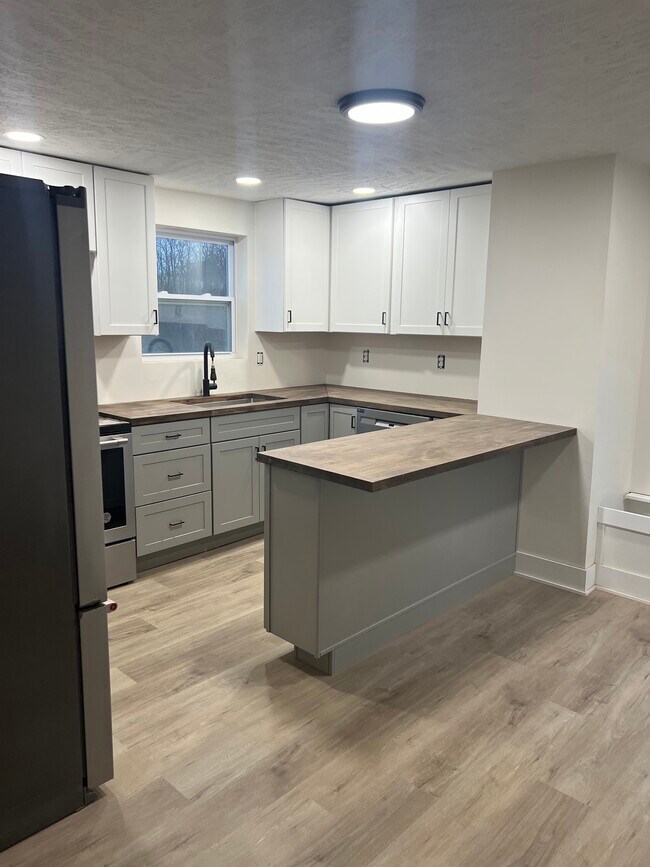 Photo - 106 Ralston Rd