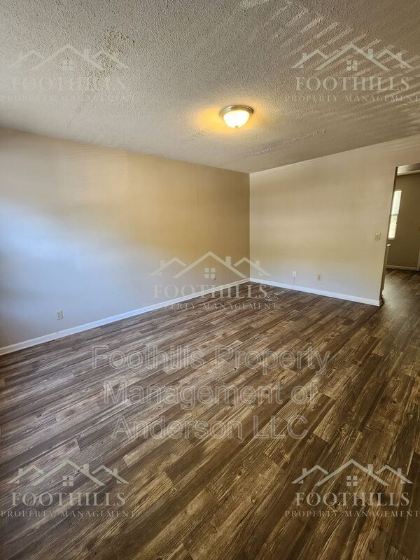 Photo - 108 Woodland Dr