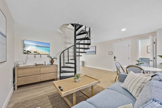Building Photo - 637 S Orlando Ave Rental