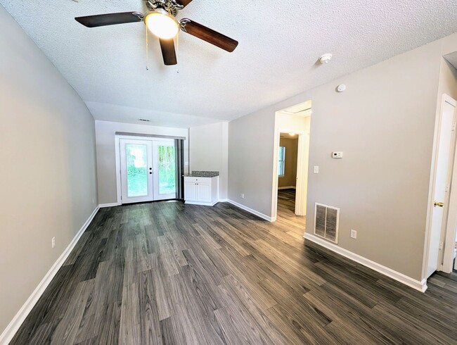 Photo - 1917 Tischer Rd Unidad A