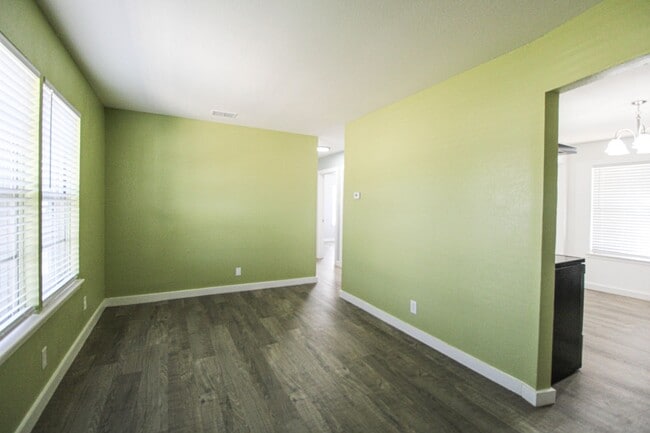 Photo - 2950 Lasses Blvd