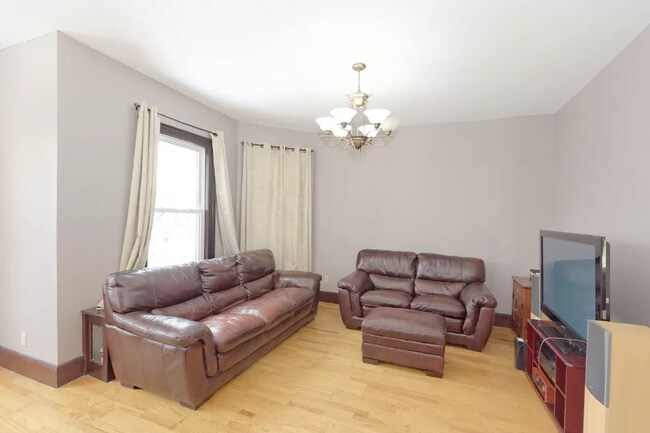 Photo - 546 Mercer St Apartment Unit 2