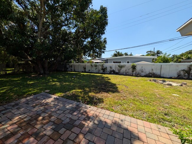 Photo - 180 Penn Way