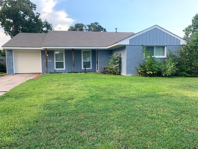 Photo - 4322 Kingfisher Dr House