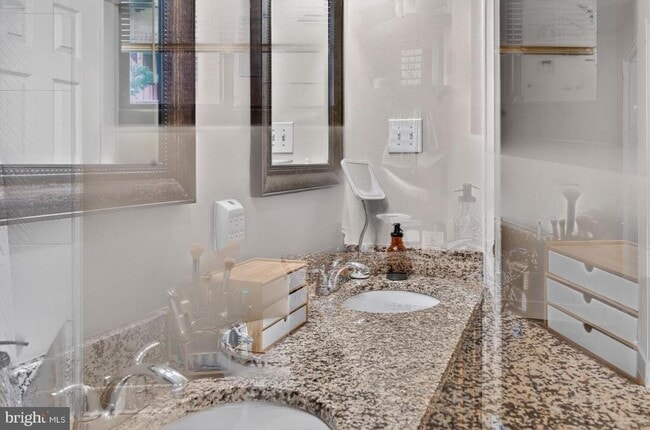 Building Photo - 236 W Taylor Run Pkwy Unit 4