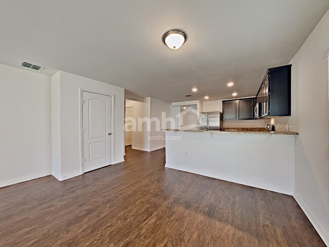 Photo - 1108 Brenton Leaf Dr
