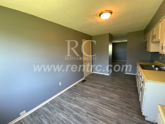 Photo - 206 Fourteenth E (g)-