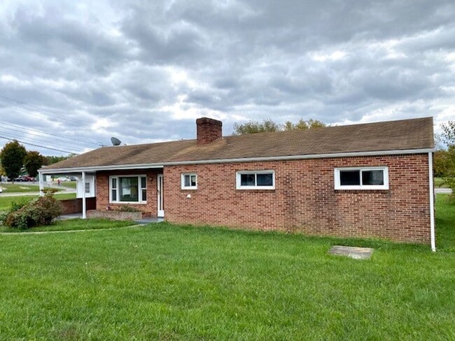 Photo - ONE LEVEL Single Family Home Close To Interstates!