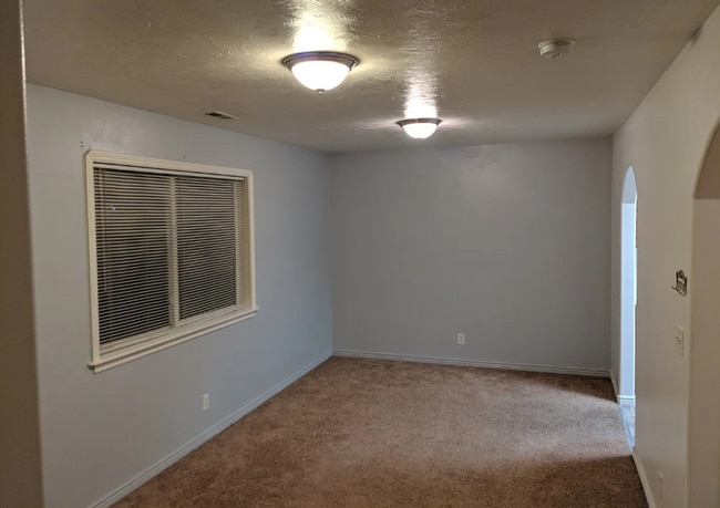 Photo - 2 Bed 1 Bath Apartment at Delmar Condominiums in Sugar City!