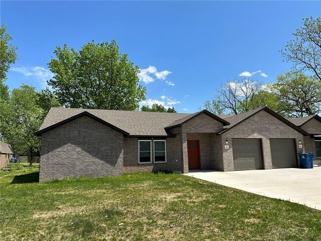 Building Photo - 412 S Byers Ave Rental