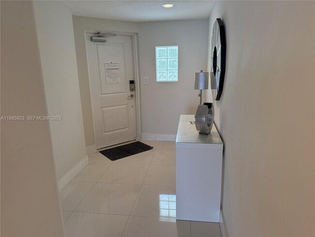 Photo - 17050 N Bay Rd Unit 406