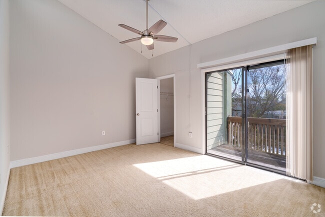 B3 - 2BR, 2BA - 1085SF - Dormitorio principal - Winter Park Woods