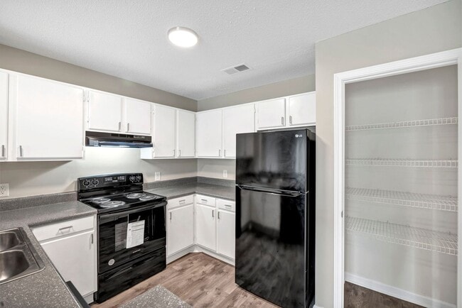 Photo - Elm Creek Apartments