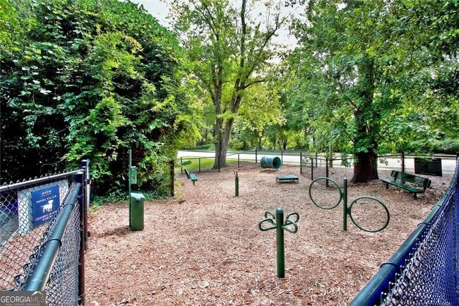 Photo - 240 E Belle Isle Rd NE Unidad 149