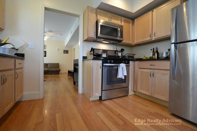 Photo - 78 Brooks St Unit 1