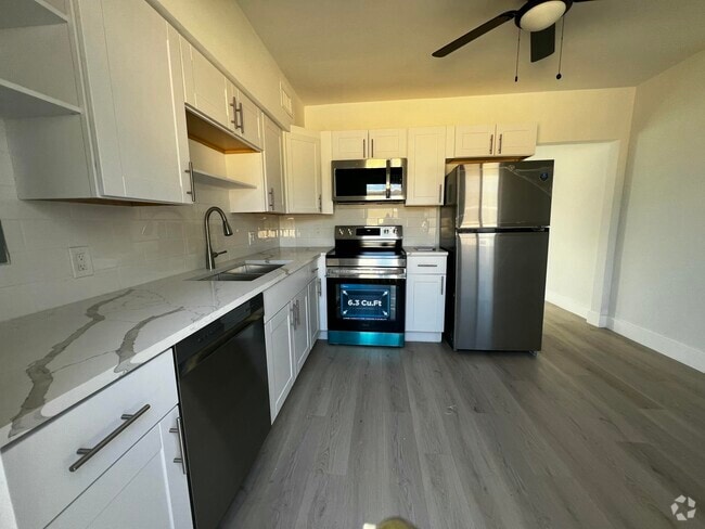 Building Photo - 2043 NW 2nd St Rental