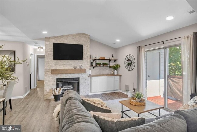 612 Covington Ct