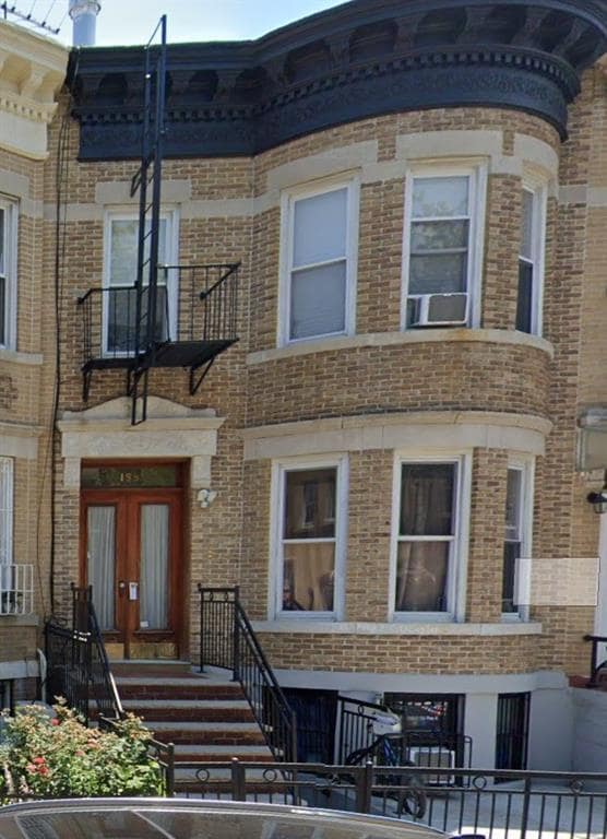 199 Bay 20th St Unidad 1