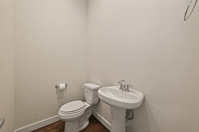 Building Photo - 3925 Tulane Oak Dr