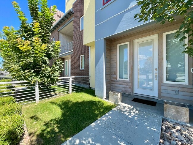 Photo - Gorgeous Townhome in South Jordan!