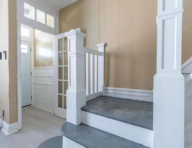 Photo - 1919 N Patton St