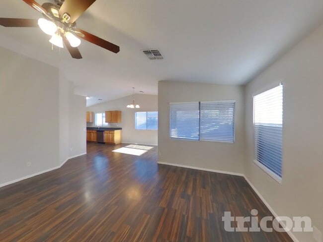 Photo - 818 E Tucci St