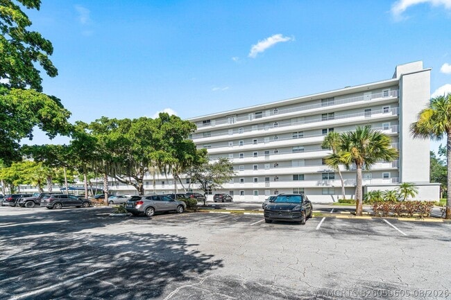 Building Photo - 5961 NW 2nd Ave Unit PH-E