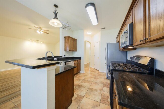 Photo - 807 Deercreek Ln