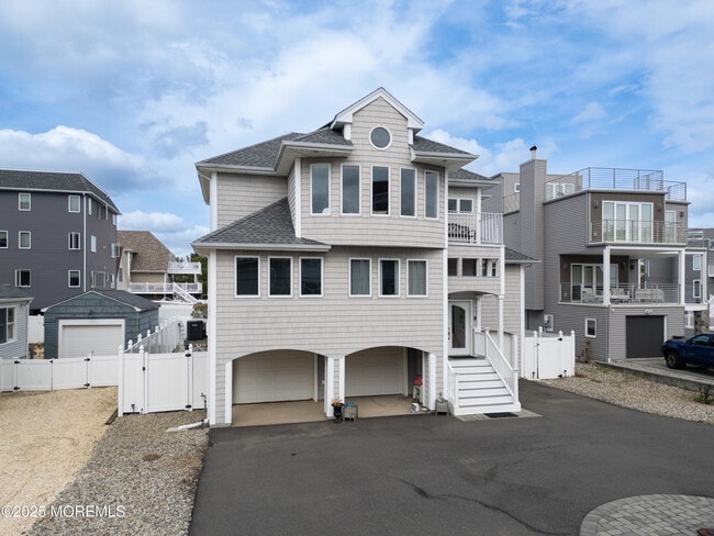 Photo - 42 Bay Breeze Dr