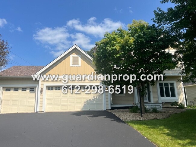 Building Photo - Executive Home in Cottage Grove Available September 1, Large Open Floor Plan, Office, Family Room...