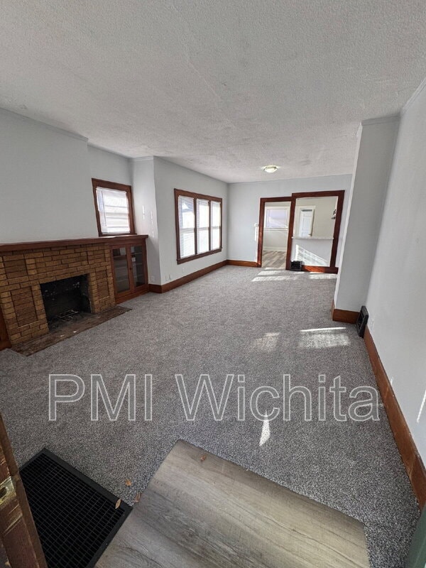 Photo - 341 N Grove Dr