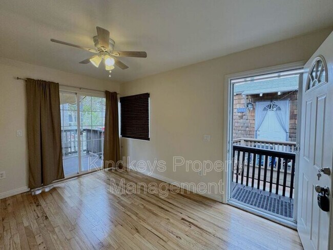 Photo - 5042 Muir Ave