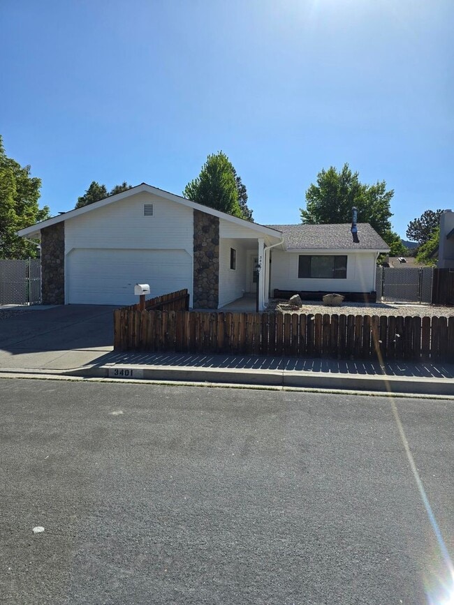 Building Photo - Wonderfully Maintained Rental