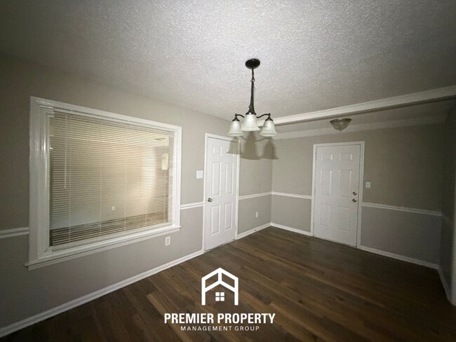 Photo - Charming 3BR/2BA Bartlett Area Home | Vaulted Ceilings, Fireplace & Stainless Steel Stove